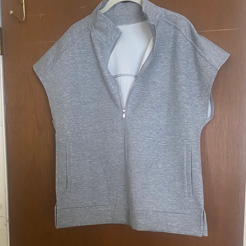 Gray Polyester Sleeveless Zip-Up Vest
